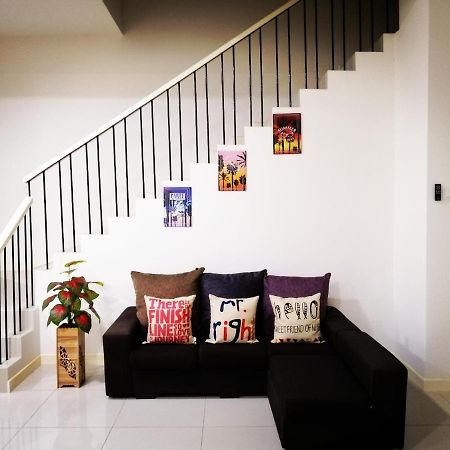 A&D Home-Stay @Kota Warisan, سيبانغ المظهر الخارجي الصورة